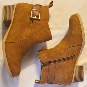 The Children’s PlaceGirls Buckle Heel Booties - Chestnut Girls Size 4